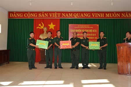 Bộ CHQS tỉnh Bình Phước: Giao nhiệm vụ cho Đội K72 lên đường làm nhiệm vụ quy tập hài cốt liệt sỹ