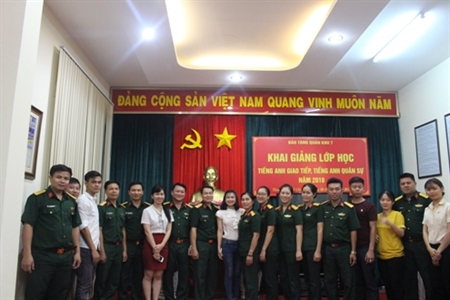 Bảo tàng Quân khu 7 khai mạc lớp học tiếng Anh
