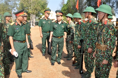 Quân khu 7 kiểm tra công tác huấn luyện chiến sĩ mới tại tỉnh Bình Thuận