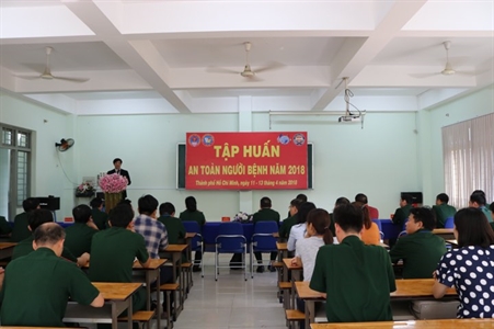 Trường Trung cấp Quân y 2: Tập huấn an toàn người bệnh năm 2018