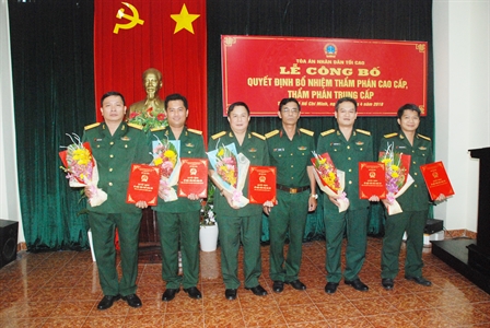 Trao quyết định bổ nhiệm chức danh thẩm phán trung, cao cấp