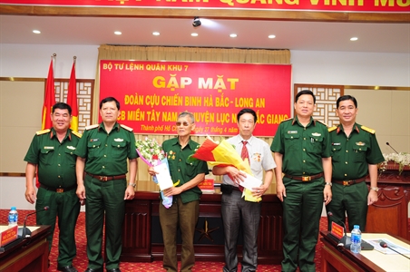 Bộ Tư lệnh Quân khu 7 gặp mặt Hội Cựu chiến binh Hà Bắc – Long An và Hội Cựu chiến binh Tây Nam Bộ của huyện Lục Nam, tỉnh Bắc Giang