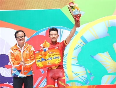 Cuộc đua xe đạp toàn quốc tranh cúp truyền hình thành phố Hồ Chí Minh lần thứ 30: Huỳnh Thanh Tùng (Quân khu 7) xuất sắc giành giải vận động viên ấn tượng và giải ba chung cuộc