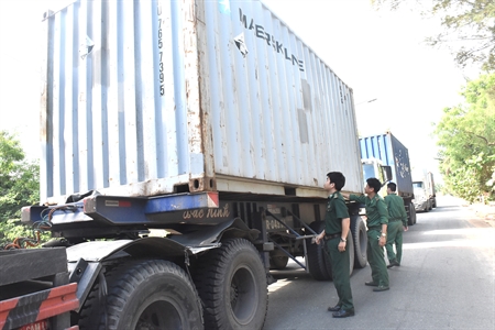 Đồn Biên phòng Chí Linh bắt 64 tấn hóa chất Formalin nhập lậu