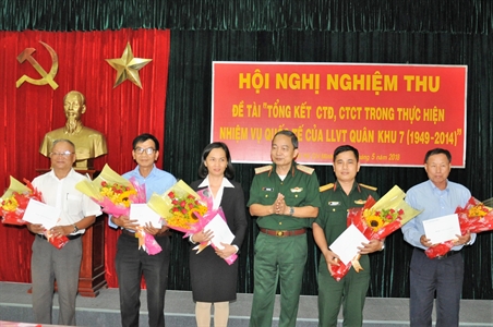 Bộ Tư lệnh Quân khu 7 tổ chức hội nghị nghiệm thu Đề tài "Tổng kết CTĐ, CTCT trong thực hiện nhiệm vụ quốc tế của LLVT Quân khu 7 giai đoạn (1949 - 2014)
