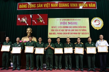 Hội CCB Thành phố: Sơ kết, tuyên dương điển hình tiên tiến về học tập và làm theo tư tưởng đạo đức, phong cách Hồ Chí Minh