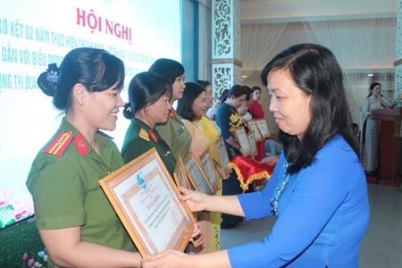 Phụ nữ Đồng Nai tích cực học tập và làm theo gương Bác