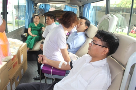 Bệnh viện Quân dân y miền Đông hiến máu nhân đạo