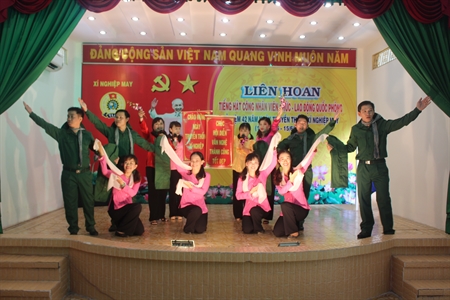 Xí nghiệp May, Cục Hậu cần Quân khu: Liên hoan tiếng hát công nhân viên chức, người lao động