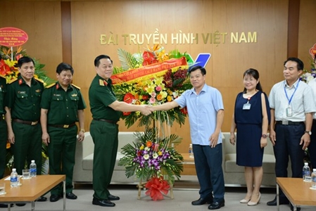 Lãnh đạo Tổng cục Chính trị thăm, chúc mừng các cơ quan thông tấn, báo chí