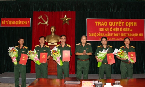 Bộ Tư lệnh Quân khu 7 trao quyết định nhân sự cán bộ