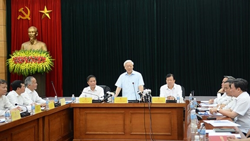 Tổng Bí thư Nguyễn Phú Trọng làm việc với cán bộ chủ chốt Bộ Công thương