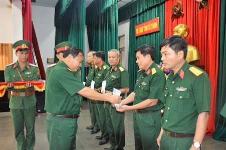 Bộ chỉ huy quân sự tỉnh Tây Ninh họp mặt thương binh và thân nhân liệt sỹ