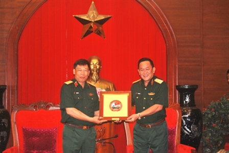 Đoàn cán bộ Học viện Quốc phòng chào xã giao Bộ Tư lệnh Quân khu 7