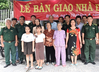 Bộ đội Biên phòng Bà Rịa – Vũng Tàu trao tặng nhà đồng đội