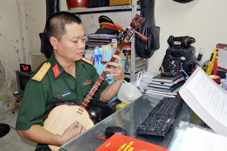 Thiếu tá Nguyễn Văn Hùng - Gương sáng trong thực hiện mô hình tiên tiến “5 được, 5 không” của Nhà Văn hóa Quân khu