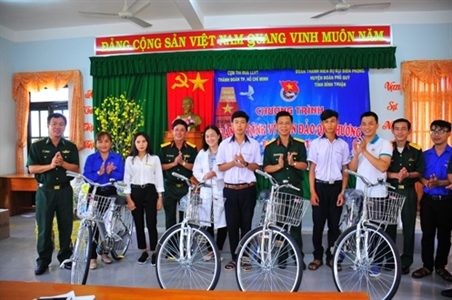 Cụm Thi đua Đoàn Thanh niên LLVT TP. Hồ Chí Minh công tác xã hội tại huyện đảo Phú Quý
