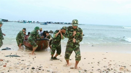 Khẩn trương ứng phó bão số 9