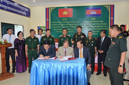 Ban chuyên trách tỉnh Tây Ninh và 2 tỉnh Battam Bang, tỉnh Pailin, Vương quốc Campuchia sơ kết tìm kiếm, quy tập hài cốt liệt sĩ