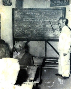 Lời Bác Hồ dạy ngày này năm xưa: "Nâng cao trình độ văn hóa của nhân dân là một việc làm cần thiết để xây dựng nước ta thành một nước hòa bình, thống nhất độc lập, dân chủ và giàu mạnh".
