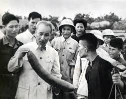 “Nhân dân có quyền lợi làm chủ, thì phải có nghĩa vụ làm tròn bổn phận công dân, giữ đúng đạo đức công dân ”.