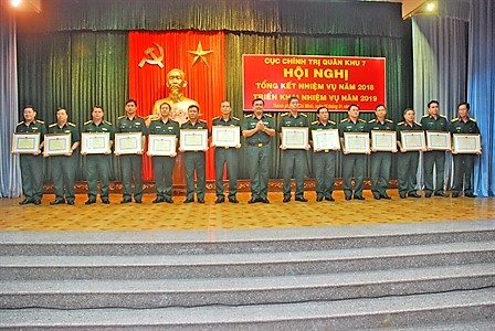 Truyền thống vẻ vang của Cục Chính trị Quân khu 7