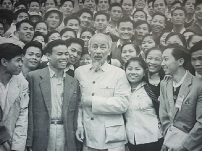 Lời Bác Hồ dạy ngày này năm xưa: "...Thanh niên phải xung phong làm gương mẫu trong công tác, trong học hỏi, trong tiến bộ, trong đạo đức cách mạng".