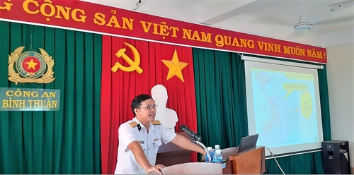Lữ đoàn 681, Vùng 2 Hải quân tuyên truyền biển, đảo cho cán bộ, đảng viên Công an tỉnh Bình Thuận