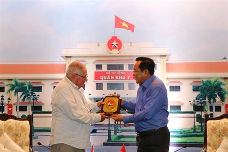 Bộ Tư lệnh Quân khu 7 tiếp đoàn đại biểu quân sự cấp cao Cuba