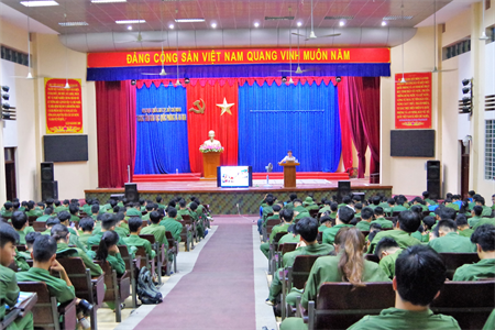 Hơn 5.200 sinh viên nghe nói chuyện chuyên đề về biển, đảo