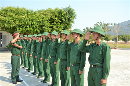 Trường quân sự tỉnh Tây Ninh tổ chức huấn luyện chiến sĩ mới