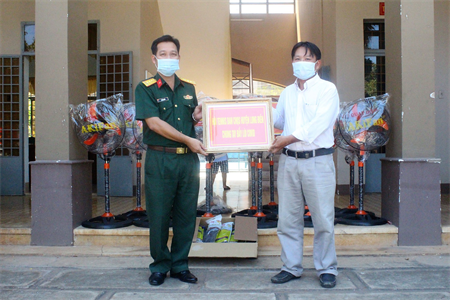 Ban CHQS huyện Long Điền bàn giao nhà “Tình nghĩa quân-dân”