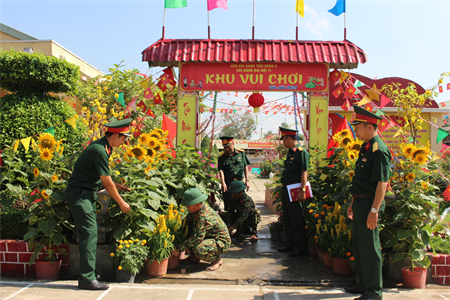 Sư đoàn 309 kiểm tra các hoạt động Tết