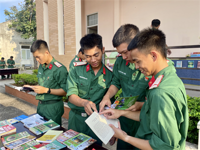 Bộ CHQS tỉnh BR-VT khai mạc “Ngày sách Việt Nam lần thứ 8”