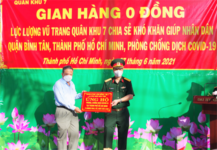"Gian hàng 0 đồng" giúp dân vượt khó chống dịch