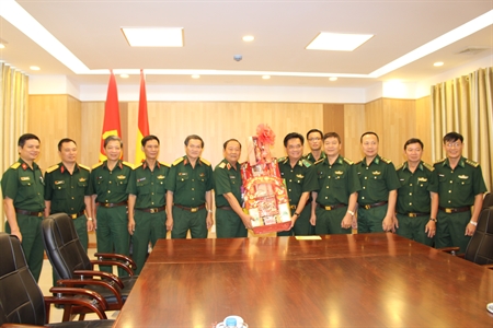 Bộ Tư lệnh Quân khu 7 chúc Tết các đơn vị Bộ đội Biên phòng, Bộ Công an thường trực phía Nam.