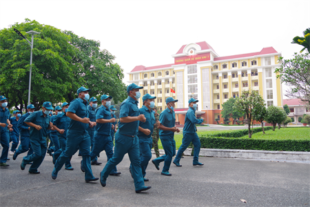Trường Quân sự Quân khu tổ chức ngày chạy thể thao quân sự