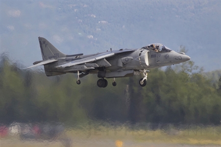 Sức mạnh cường kích AV-8B Harrier II có khả năng cất cánh thẳng đứng