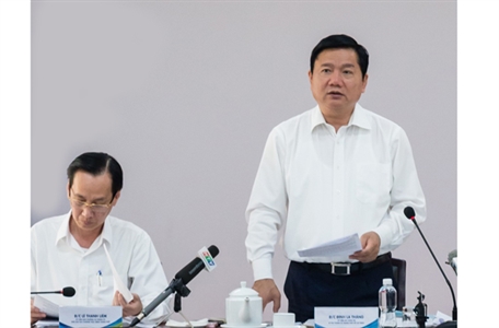 Yêu cầu hộ khẩu sao thu hút được nhân tài?