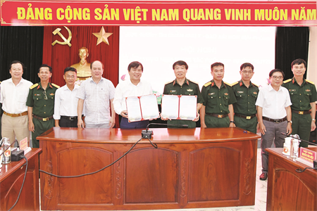 Ký kết phối hợp tuyên truyền giữa Cục Chính trị Quân khu 7 và Báo Sài Gòn Giải Phóng