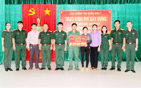 Cục Chính trị Quân khu 7 trao kinh phí hỗ trợ xây dựng “Nhà tình nghĩa Quân - Dân”