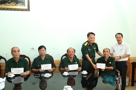 Quân đoàn 4 thực hiện tốt chính sách với thương binh, liệt sĩ và người có công với cách mạng