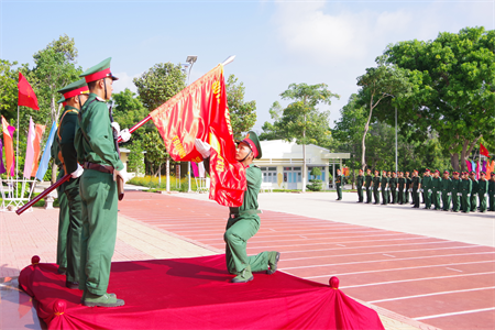Trung đoàn 812 phát huy truyền thống anh hùng, nâng cao chất lượng huấn luyện, sẵn sàng chiến đấu