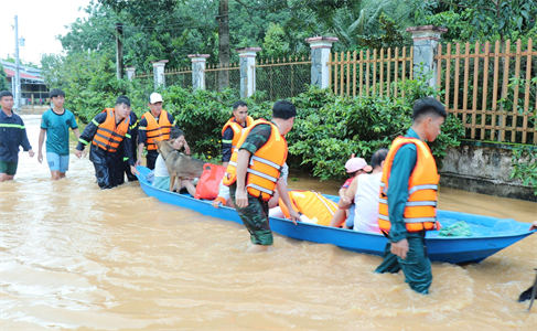 Huyện Đồng Phú và thành phố Đồng Xoài, tỉnh Bình Phước khắc phục hậu quả ngập lụt