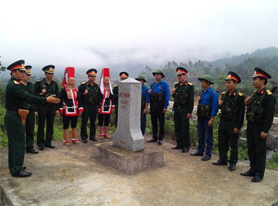 Luận bàn về thế trận lòng dân