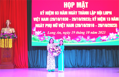 Bộ CHQS tỉnh Long An họp mặt kỷ niệm 93 năm Ngày thành lập Hội Liên hiệp Phụ nữ Việt Nam