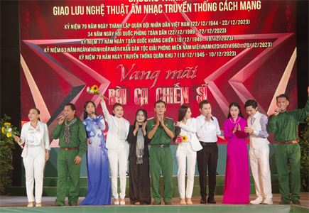 Bộ Tư lệnh TPHCM phối hợp tổ chức giao lưu nghệ thuật “Vang mãi bài ca chiến sĩ”