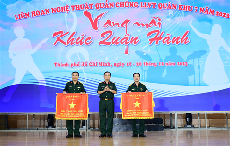 Liên hoan Nghệ thuật quần chúng LLVT Quân khu 7 năm 2023 thành công tốt đẹp, đạt chất lượng cao