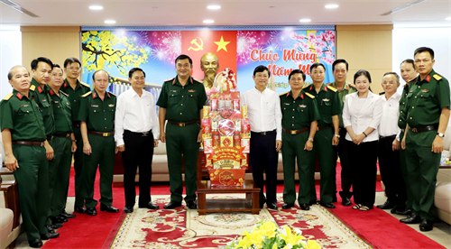 Thiếu tướng Lê Xuân Thế, Phó Tư lệnh Quân khu chúc tết các đơn vị trên địa bàn tỉnh Bình Dương
