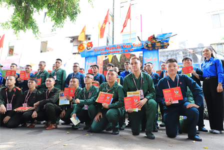 Nâng cao nhận thức trước âm mưu lôi kéo thanh niên trốn tránh thực hiện Nghĩa vụ quân sự